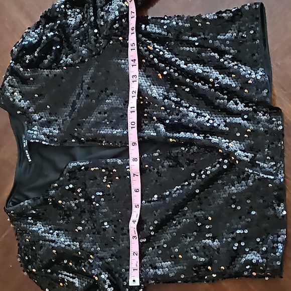 Black Open Front Crop Sequin Jacket - Picture 10 of 10
